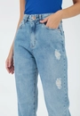 Calça Jeans Mom Barra Destroyed