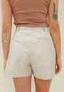 Short Com Prega Em PU