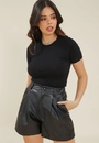 Short Com Prega Em PU