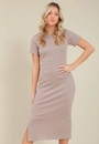 Vestido Midi Malha Canelado Manga Curta Fenda
