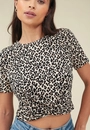 Blusa Malha Canelada Animal Print Transpasse