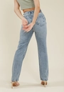 Calça Jeans Reta Cintura Alta Com Rasgo E Puído
