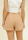 Short Em Crepe Alfaiataria Recorte Frontal