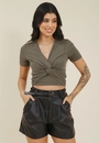 Blusa Cropped Malha Canelada Transpasse Torcido Frontal