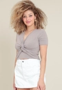 Blusa Cropped Malha Canelada Transpasse Torcido Frontal