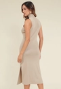 Vestido Tricô Sem Manga Gola Alta