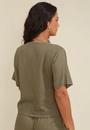 Blusa Manga Curta Decote V Em Linho