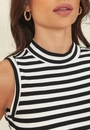 Vestido Midi Listrado Em Ribana Sem Manga Gola Alta