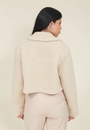 Casaco Cropped Em Pelinho Com Bolso Frontal
