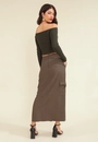 Saia Midi Em Alfaiataria Viscose Twill Com Fenda E Bolsos Laterais