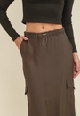 Saia Midi Em Alfaiataria Viscose Twill Com Fenda E Bolsos Laterais