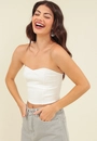 Cropped Em Malha Com Decote Reto E Recortes
