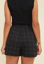Short Saia Crepe Xadrez  Com Lapela Lateral
