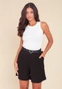 Short Alfaiataria Com Pregas e Bolso Faca