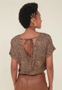 Blusa Viscose Animal Print Com Elástico Na Barra Manga Curta
