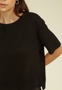 Blusa Malha Texturizada Manga Curta Abertura Lateral