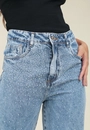 Calça Jeans Reta Com Strass