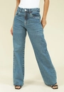 Calça Jeans Reta Com Aplicação De Tachas Lateral