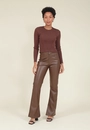 Calça Flare Em Pu Com Fenda Lateral