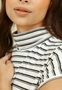 Blusa Malha Listrada Manga Curta Com Gola Alta