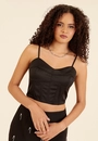 Blusa Cropped Em Tecido Acetinado Alça Com Recorte