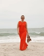 Vestido Midi Em Tricô Vazado Sem Mangas Fenda