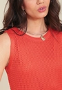 Vestido Midi Em Tricô Vazado Sem Mangas Fenda