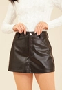 Shorts Saia Em Pu Com Bolsos