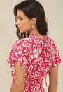 Vestido Longo Em Viscose Manga Curta Decote V Estampa Bicolor