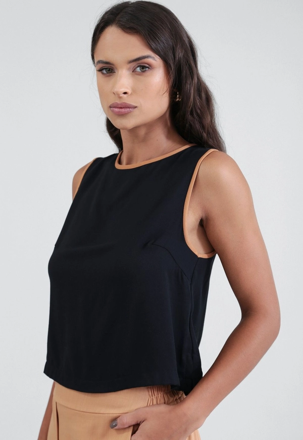 Blusa Regata Com Viés Bicolor Em Viscose Twill