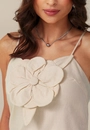 Vestido New Midi Alca Com Flor Aplicada Em Linho