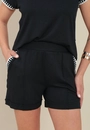 Short Malha Com Bolso E Retilinea