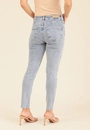 Calça Em Jeans Skinny Com Lycra