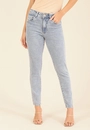 Calça Em Jeans Skinny Com Lycra