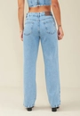 Calça Jeans Reta Abertura Na Barra