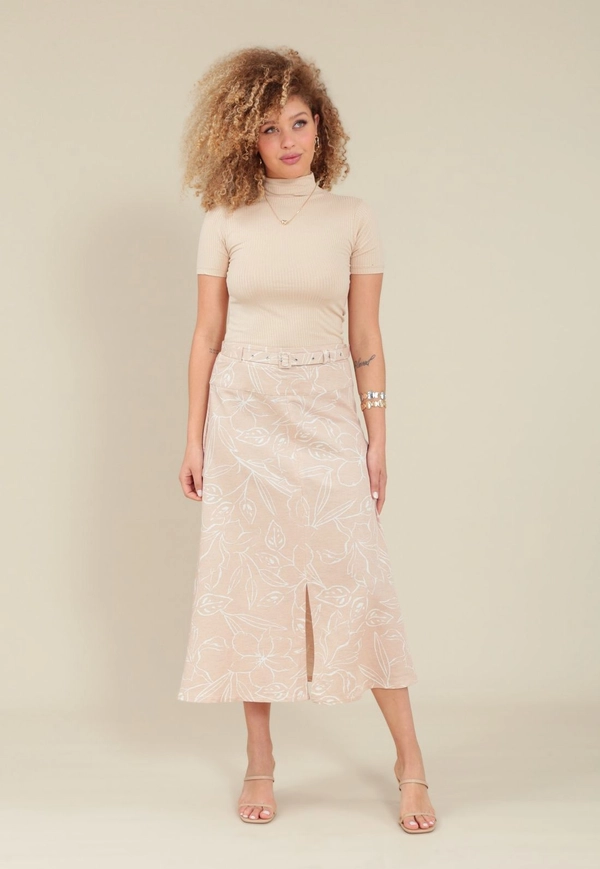 Saia Midi Com Cinto E Fenda Em Estampa Floral Jasmim
