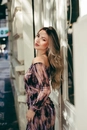 Vestido Curto Em Tule Estampa Aurora Manga Longa Decote Assimétrico