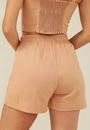 Short Em Linho Com Recorte E Bolso