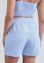 Short Com Bolso Em Viscose Listrada