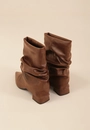 Bota Cano Médio Bico Fino