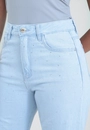 Calça Jeans Reta Com Strass Azul Claro