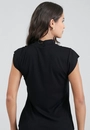 Blusa Manga Curta Com Gola Alta Em Malha Canelada