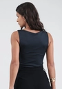 Blusa Malha Sem Manga Decote Canoa
