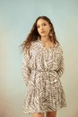 Vestido Chemise Curto Manga Longa Em Viscose Estampada