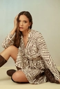 Vestido Chemise Curto Manga Longa Em Viscose Estampada
