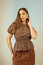 Blusa Manga Curta Com Elastex Em Viscose Poá
