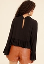 Blusa Bata Em Viscose Manga Longa Com Recortes