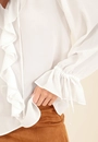 Blusa Bata  Em Chiffon Manga Longa Com Babados