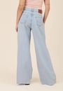 Calça Jeans Pantalona Com Prega