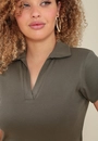 Blusa Polo Em Malha Canelada Manga Curta